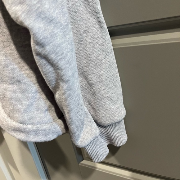 American Eagle Over Sized Crew Neck - Picture 6 of 8